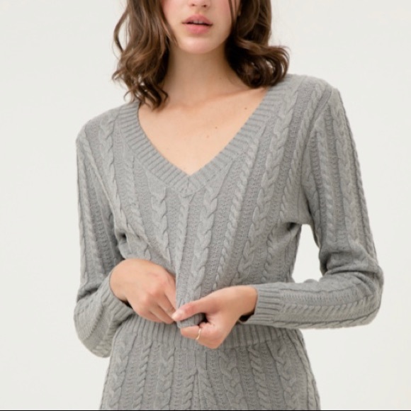 V-neck Crop Top Sweater - Picture 2 of 4